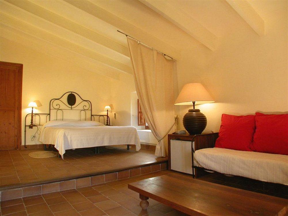 Son Pons Farm stay