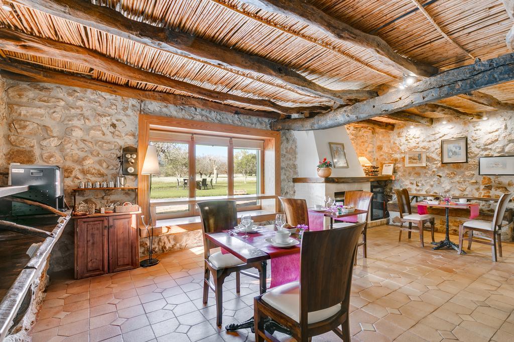 Son Pons Farm stay *