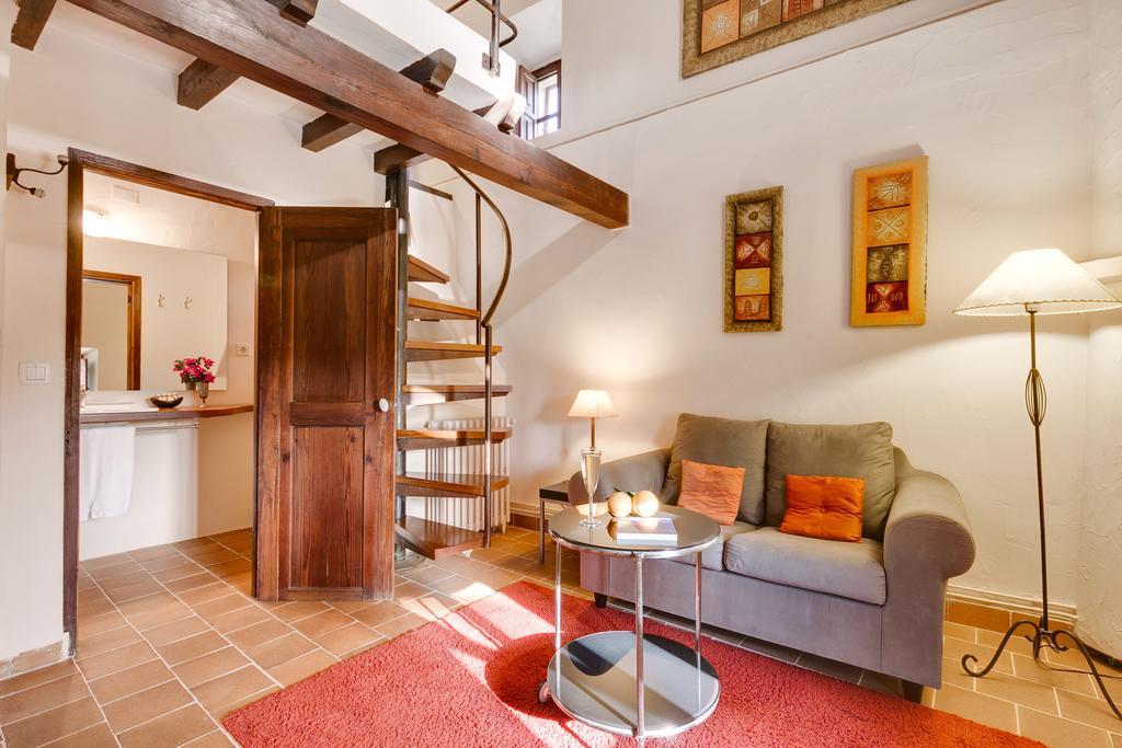 Son Pons Farm stay *