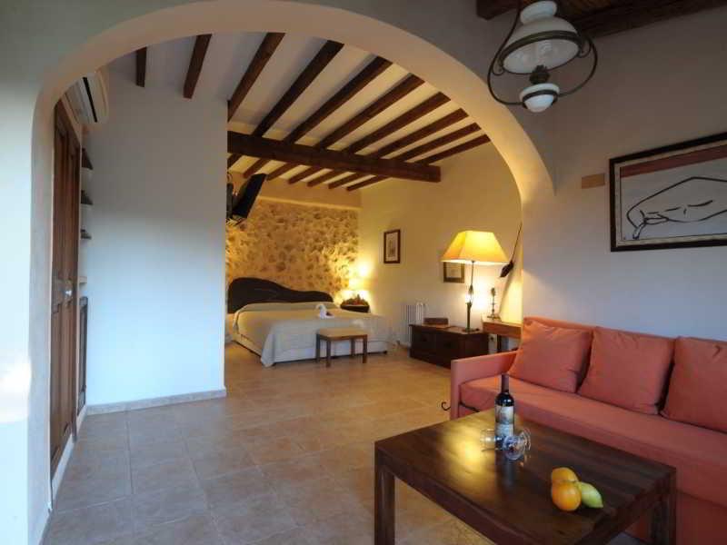 Son Pons Farm stay *